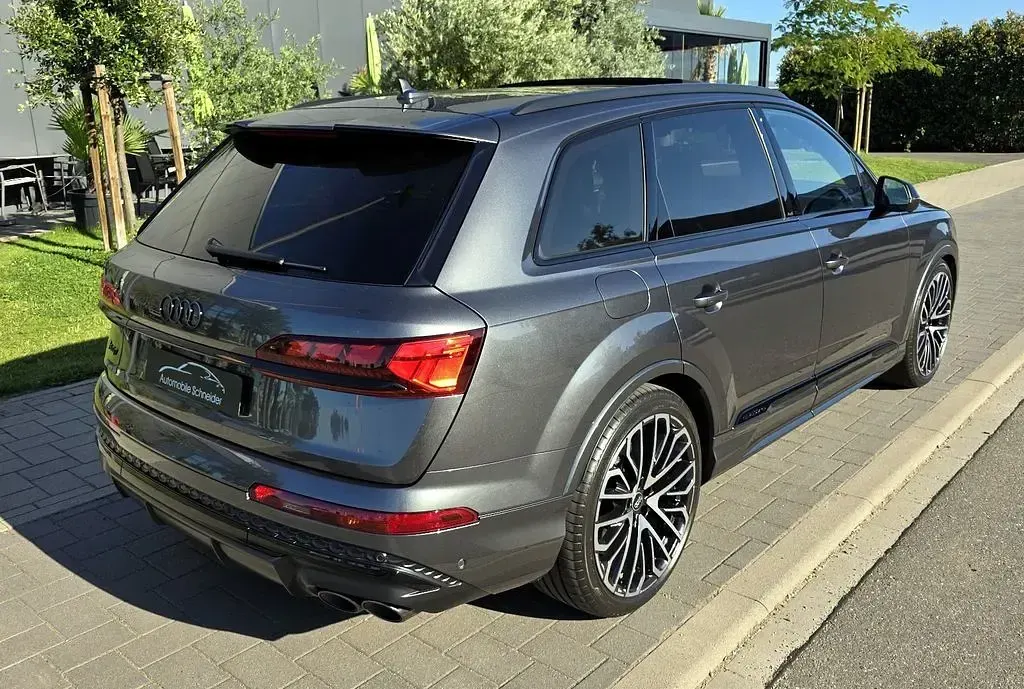 Gebraucht Audi SQ7 Sport 507 PS (372 kW) 2024 Daytonagrau perleffekt SUV