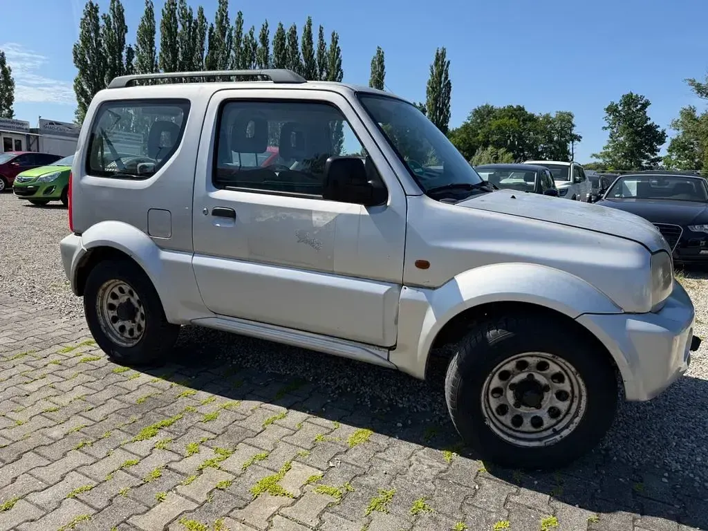 Gebraucht Suzuki Jimny 82 PS (60 kW) 2000 Silber SUV