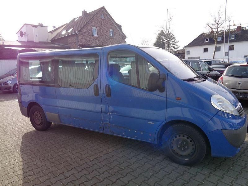Gebraucht Opel Vivaro 114 PS (83 kW) 2009 Blau Van / Kleinbus
