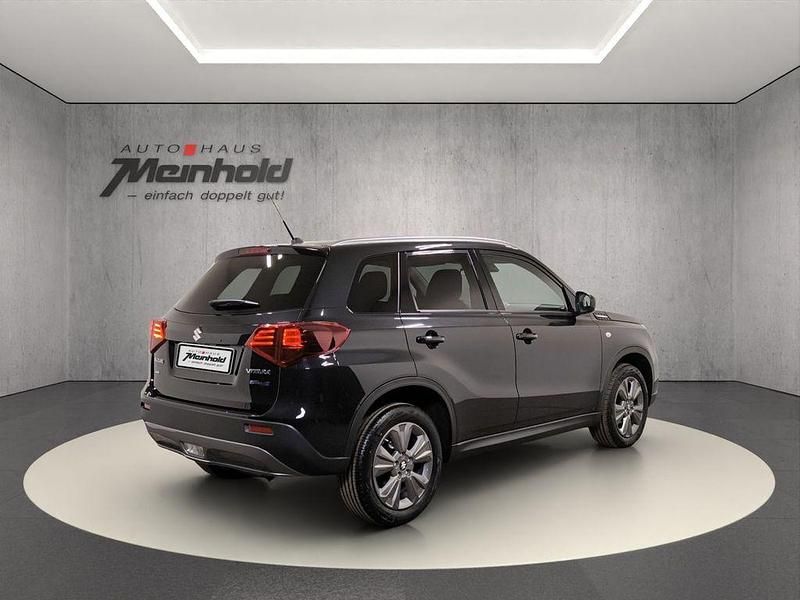 Gebraucht Suzuki Vitara Comfort 102 PS (75 kW) 2024 Schwarz SUV