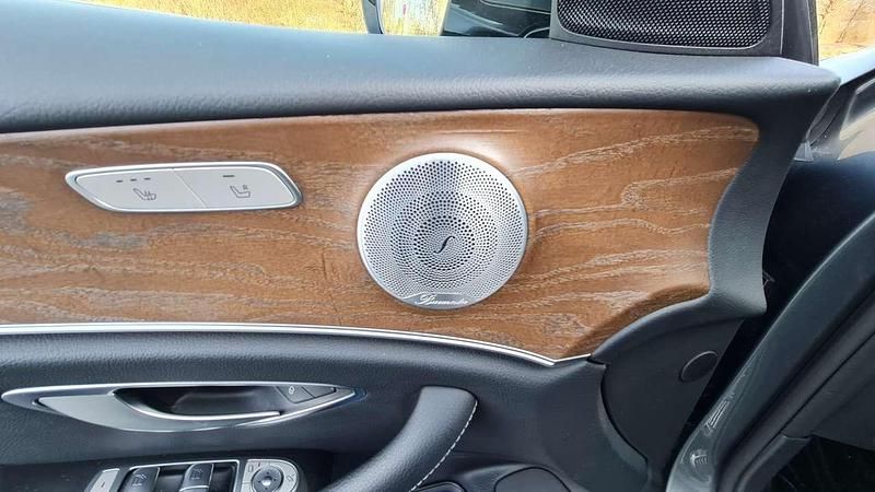 Gebraucht Mercedes E220 AMG line 194 PS (142 kW) 2019 Grau Kombi