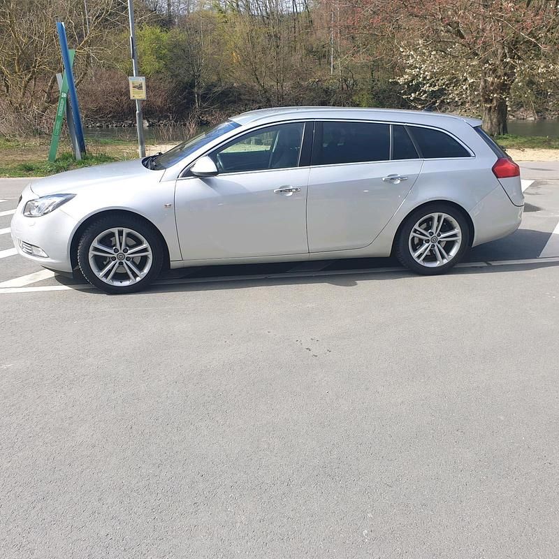 Gebraucht Opel Insignia 160 PS (117 kW) 2012 Silber Kombi