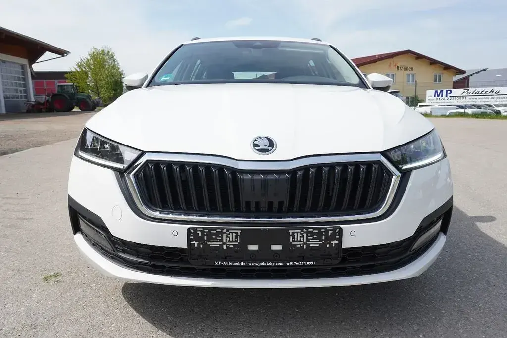 Gebraucht Skoda Octavia Ambition 150 PS (110 kW) 2023 Bila candy/candyweiss Kombi