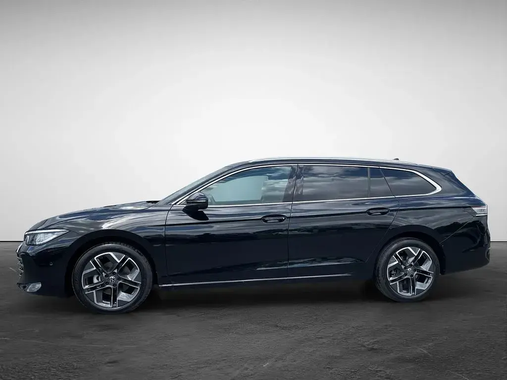 Gebraucht VW Passat Elegance 150 PS (110 kW) 2024 Gelb (scale silver metallic) Kombi