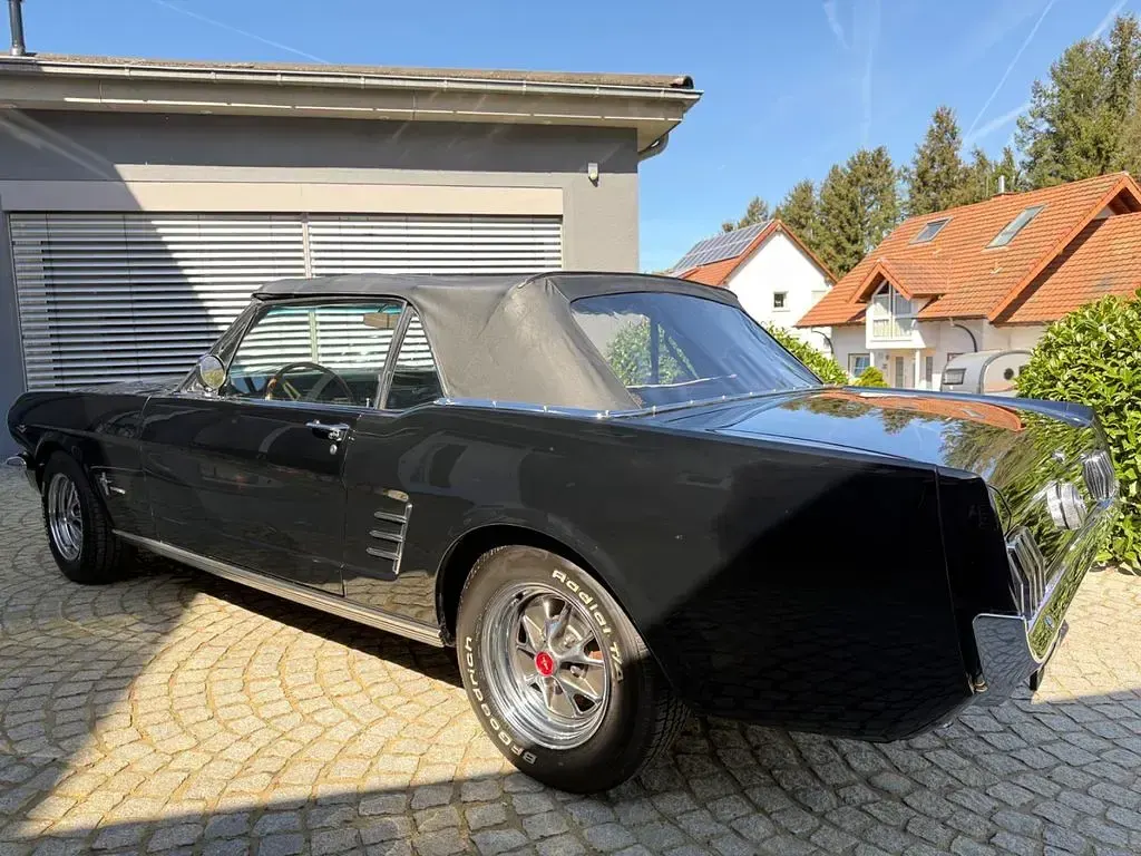 Usata Ford Mustang 200 CV (147 kW) 1966 Nero Cabrio