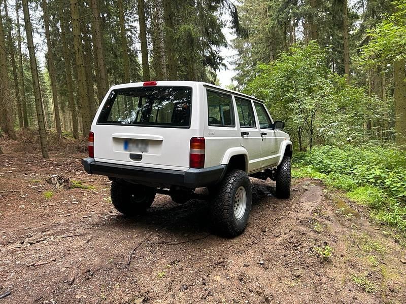 Gebraucht Jeep Cherokee 116 PS (85 kW) 2000 Weiß SUV