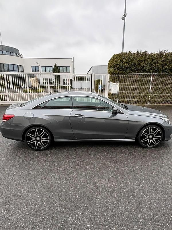 Gebraucht Mercedes E220 170 PS (125 kW) 2017 Silber Coupé