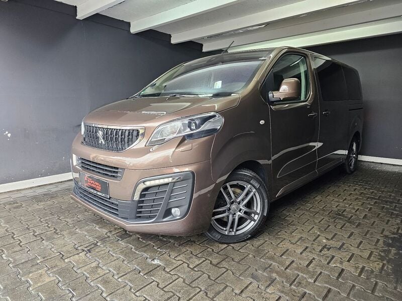 Braun Gebraucht 2018 Peugeot Traveller Van / Kleinbus | 23.990 € (Guter Preis) - Bild 1/4