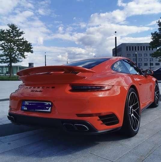 Gebraucht Porsche 911 Turbo 540 PS (397 kW) 2017 Lavaorange (metallic) Coupé