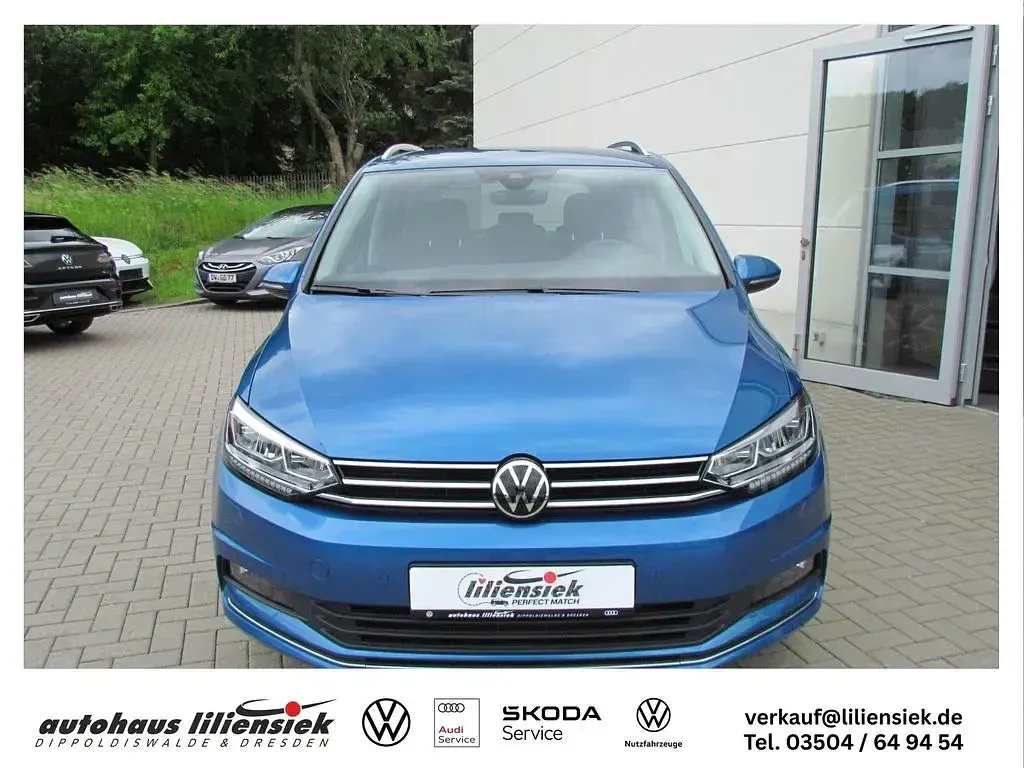 Gebraucht VW Touran Active 150 PS (110 kW) 2023 Blau Van / Kleinbus