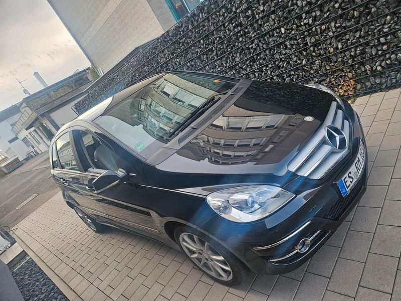 Gebraucht Mercedes B180 116 PS (85 kW) 2009 Schwarz Van / Kleinbus