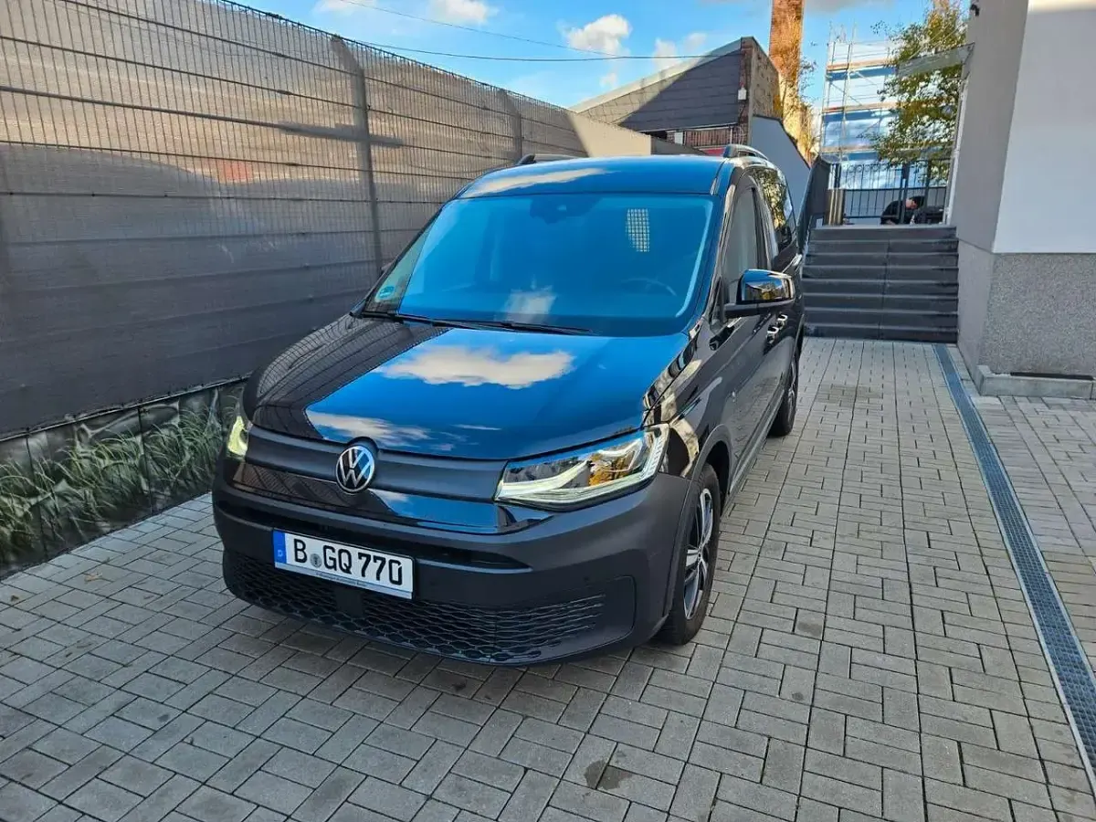 Gebraucht VW Caddy PanAmericana 114 PS (83 kW) 2023 Schwarz Van / Kleinbus