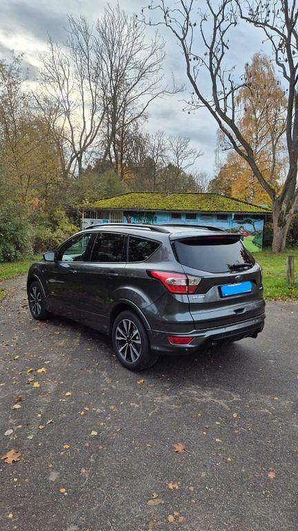 Gebraucht Ford Kuga ST-Line 175 PS (128 kW) 2018 Grau SUV