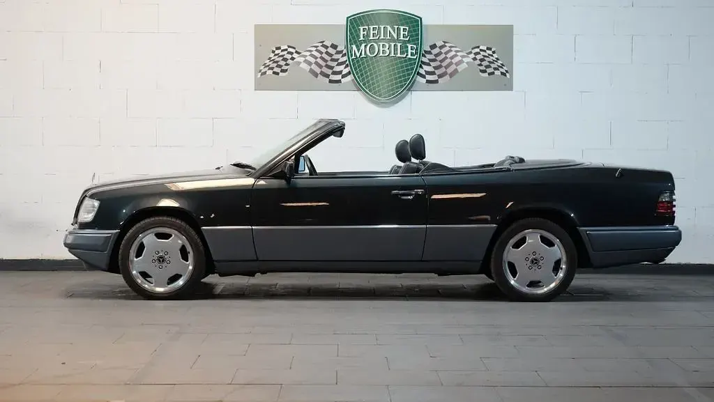 Gebraucht Mercedes E320 220 PS (161 kW) 1995 Blau Cabrio