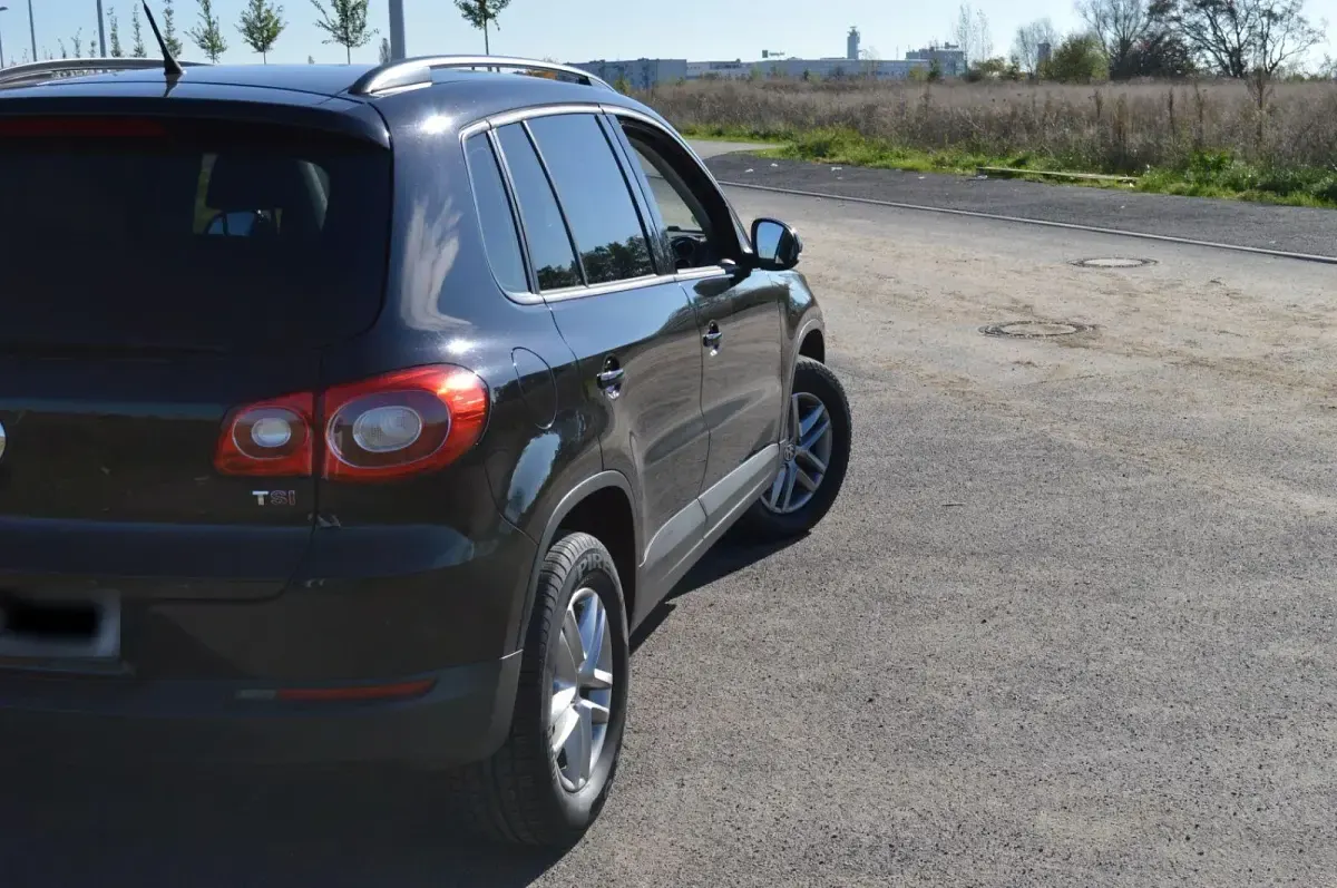 Gebraucht VW Tiguan Trendline 150 PS (110 kW) 2007 Schwarz SUV