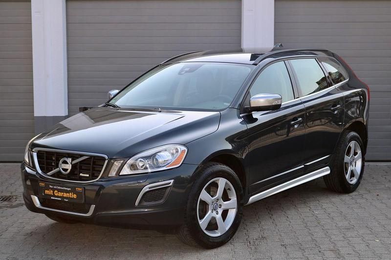 Grau Gebraucht 2012 Volvo XC60 R-Design SUV | 13.990 € (Fairer Preis) - Bild 1/4