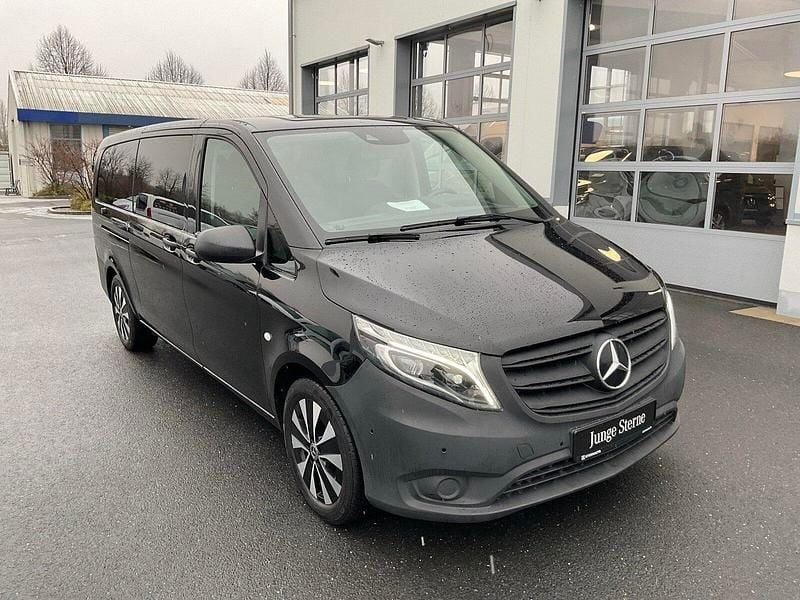 Gebraucht Mercedes Vito 190 PS (139 kW) 2022 Obsidianschwarz metallic Van