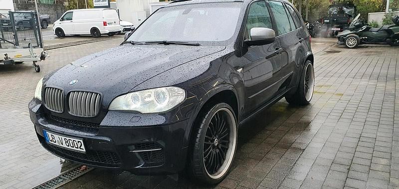 Schwarz Gebraucht 2013 BMW X5 M50 SUV | 24.450 € (Superpreis) - Bild 1/4