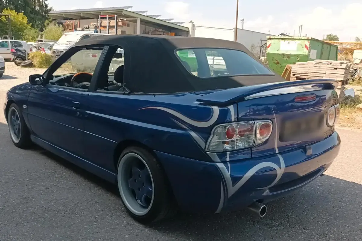 Gebraucht Ford Escort Cabriolet 115 PS (84 kW) 1997 Blau Cabrio