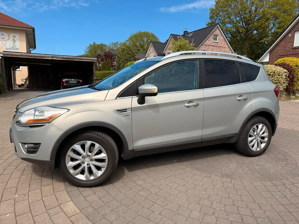 Gebraucht Ford Kuga 135 PS (99 kW) 2009 Silber SUV