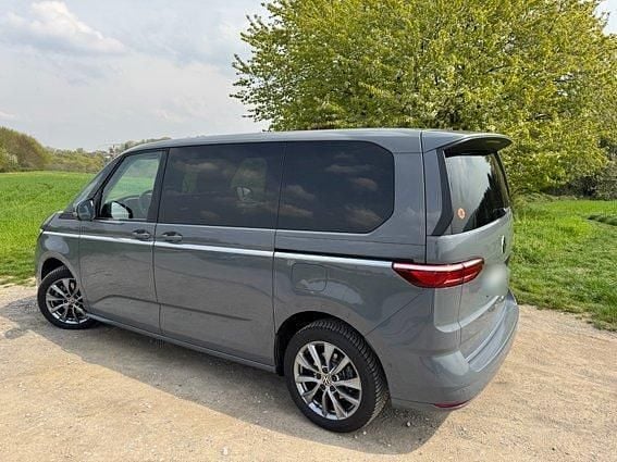 Second-hand VW Multivan Style 204 CP (150 kW) 2022 Gri Monovolum
