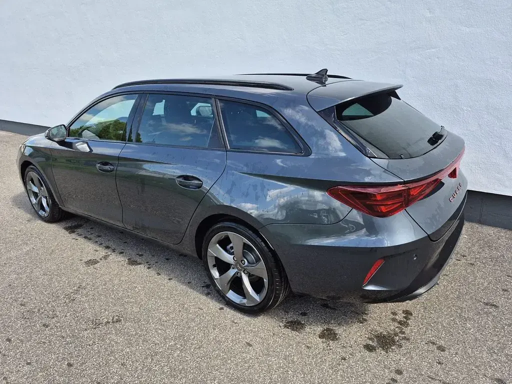 Neu Cupra Leon 150 PS (110 kW) 2026 Grau Limousine