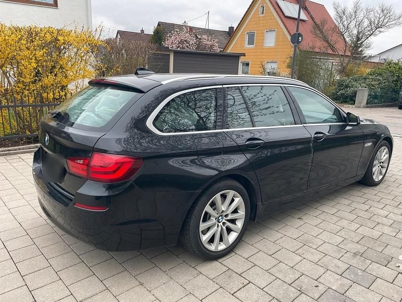 Gebraucht BMW 530 258 PS (189 kW) 2012 Schwarz Kombi