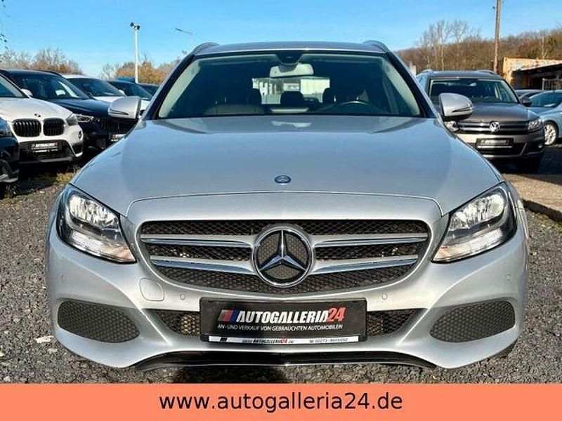 Gebraucht Mercedes C200 Avantgarde 147 PS (108 kW) 2016 Iridiumsilber Kombi