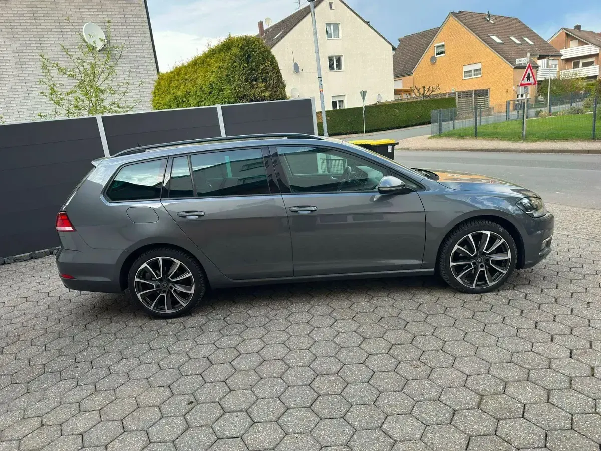 Gebraucht VW Golf VII Highline 150 PS (110 kW) 2019 Grau Kombi