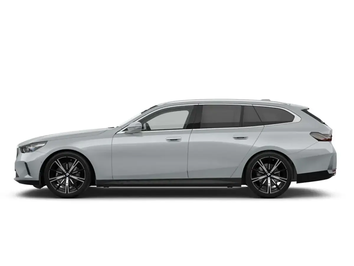 Gebraucht BMW 520 M Sport 197 PS (144 kW) 2025 Brooklyn grau metallic Kombi