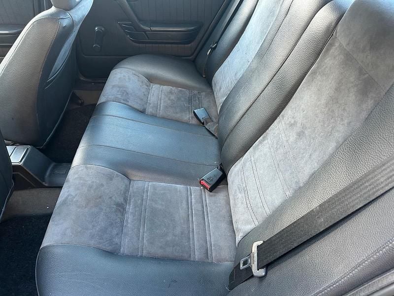 Gebraucht Alfa Romeo 33 105 PS (77 kW) 1993 Schwarz Limousine