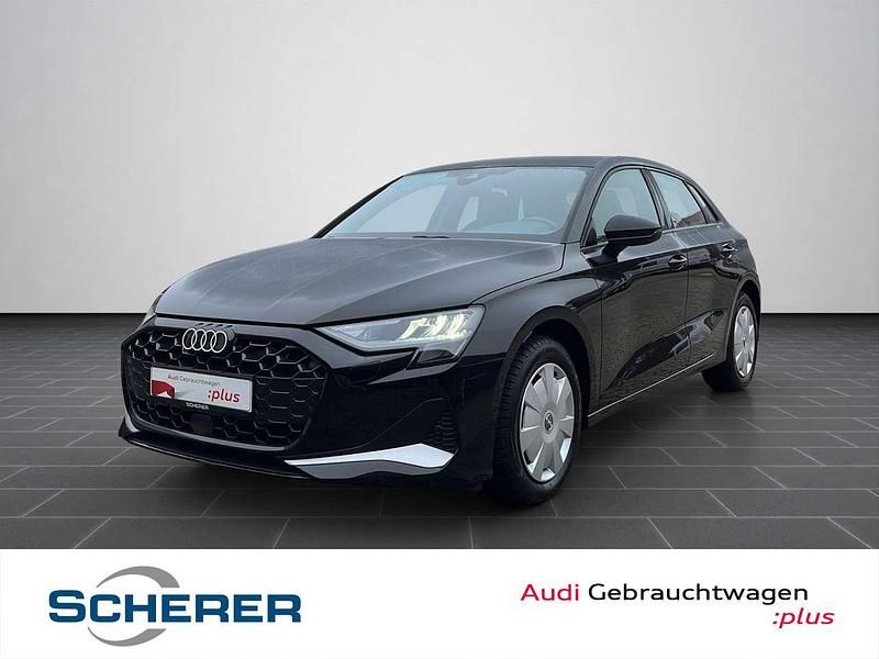 Mythosschwarz metallic (metallic) Gebraucht 2024 Audi A3 Ambiente Limousine | 33.900 € (Teuer) - Bild 1/4