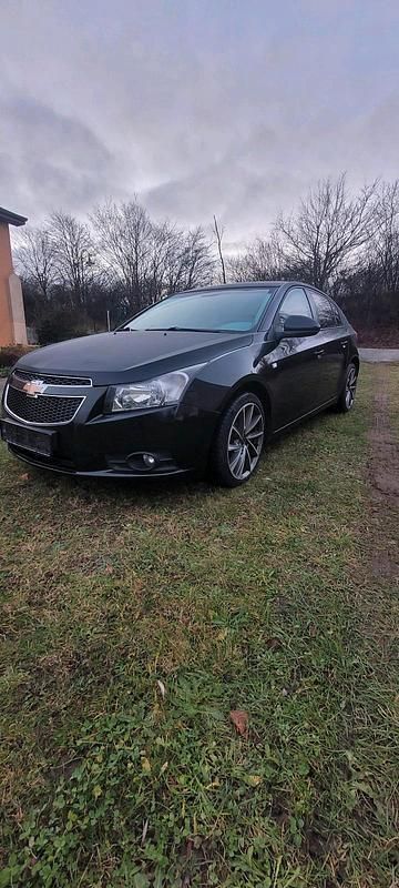 Schwarz Gebraucht 2012 Chevrolet Cruze Kombi | 2.650 € (Guter Preis) - Bild 1/4