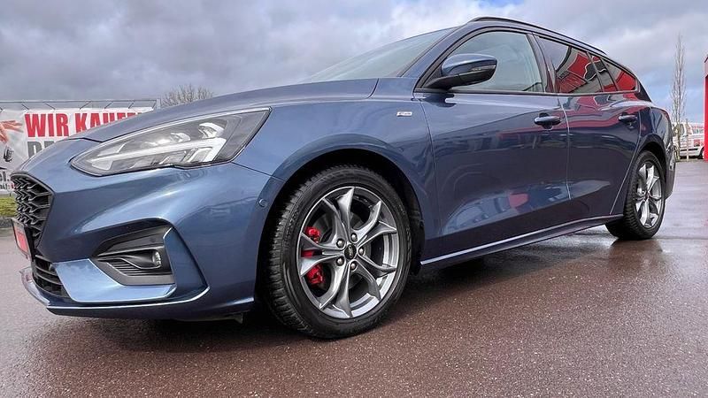 Używany Ford Focus ST-Line X 150 KM (110 kW) 2020 Niebieski Sedan/Limuzyna