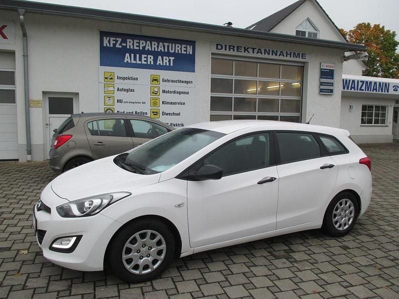 Weiß Gebraucht 2015 Hyundai i30 Kombi | 4.900 € (Guter Preis) - Bild 1/4
