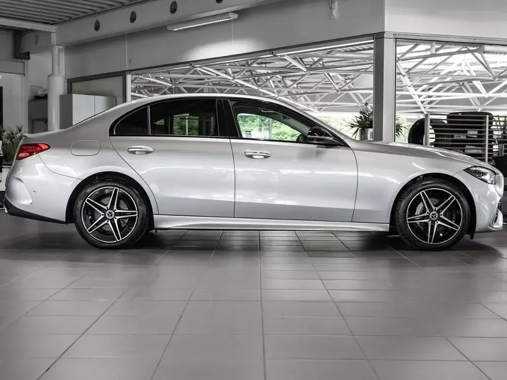 Gebraucht Mercedes E400 AMG 252 PS (185 kW) 2022 Silber hightechsilber (metallic) Limousine