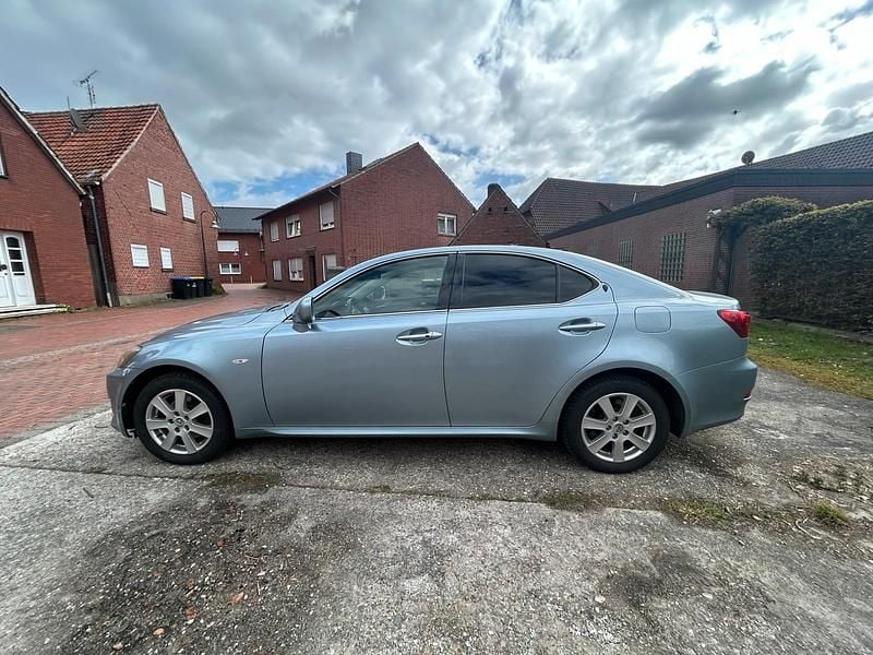 Gebraucht Lexus IS220d 177 PS (130 kW) 2006 Blau Limousine