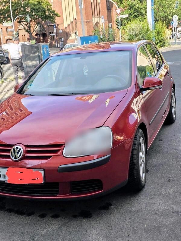 Rot Gebraucht 2004 VW Golf V Kleinwagen | 2.550 € (Fairer Preis) - Bild 1/4