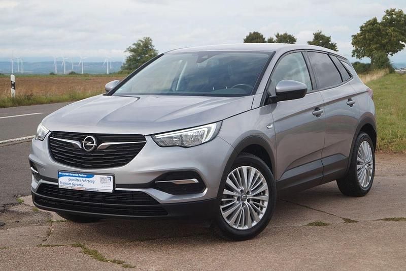 Kontrast grau/quarz silber Gebraucht 2018 Opel Grandland X SUV | 15.990 € (Fairer Preis) - Bild 1/4