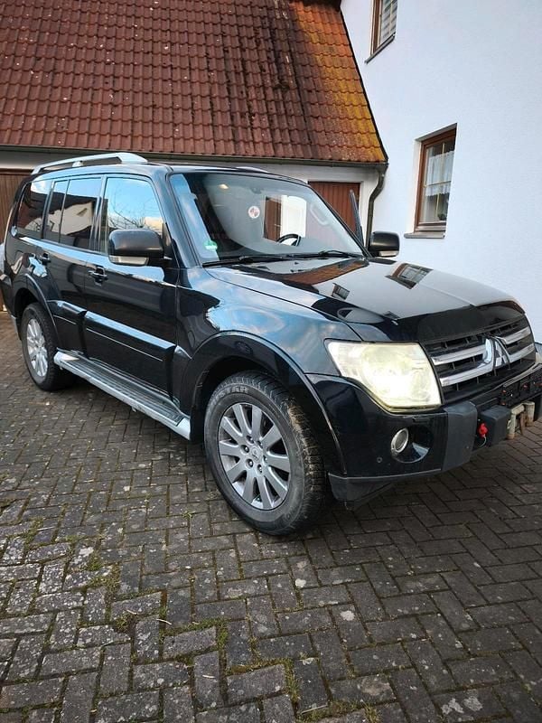 Gebraucht Mitsubishi Pajero 170 PS (125 kW) 2008 Schwarz SUV