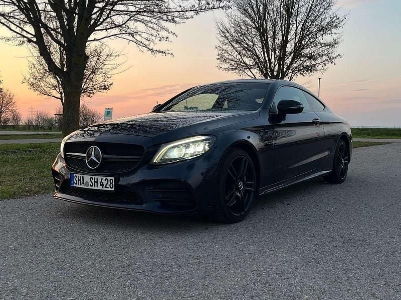 Gebraucht Mercedes C300 AMG line 245 PS (180 kW) 2018 Blau Coupé