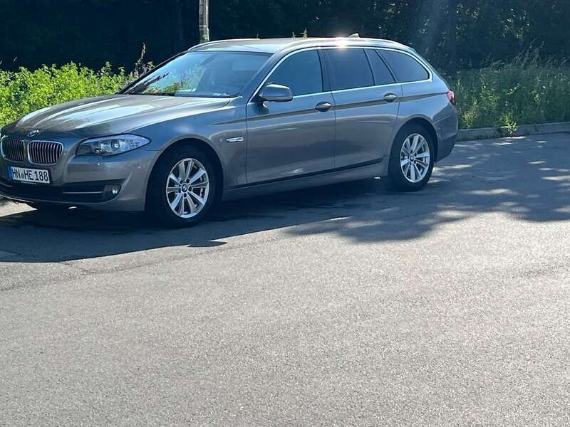 Gebraucht BMW 520 184 PS (135 kW) 2012 Grau Kombi