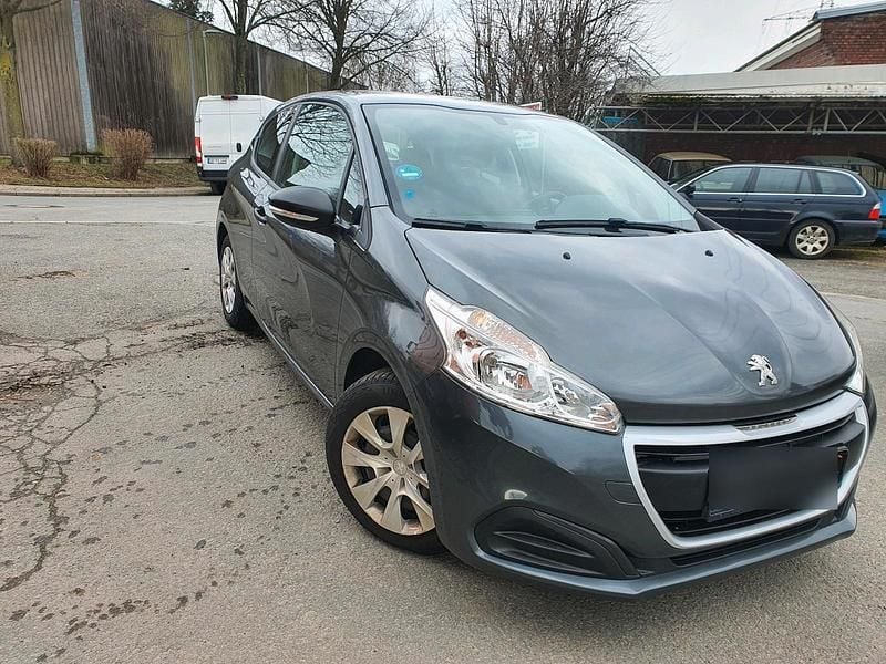 Gebraucht Peugeot 208 68 PS (50 kW) 2016 Grau Kleinwagen