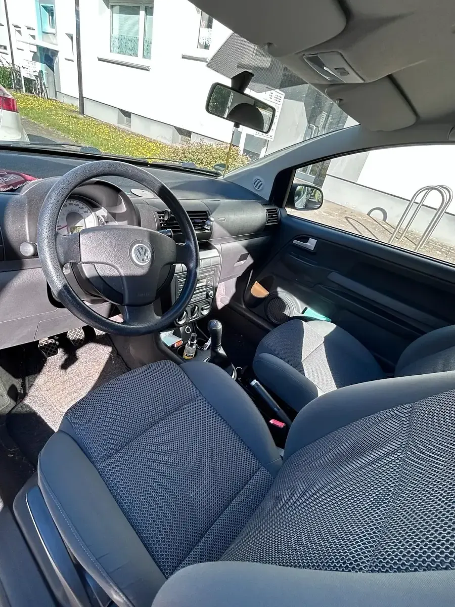 Gebraucht VW Fox 54 PS (39 kW) 2009 Weiß Kleinwagen