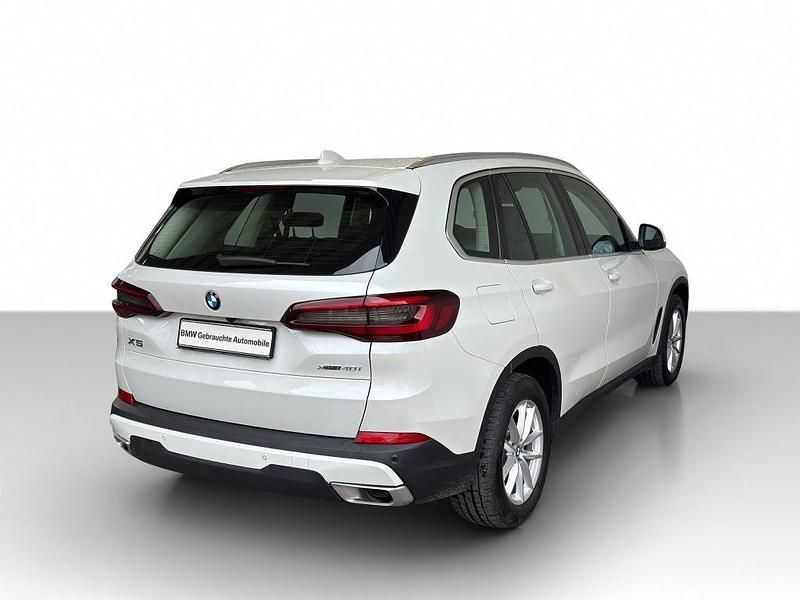 Gebraucht BMW X5 Sport Line 333 PS (244 kW) 2022 Mineralweiss met. SUV