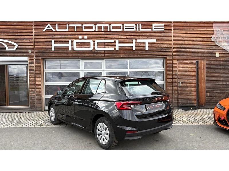 Neu Skoda Fabia Essence 95 PS (69 kW) 2025 Schwarz Kleinwagen