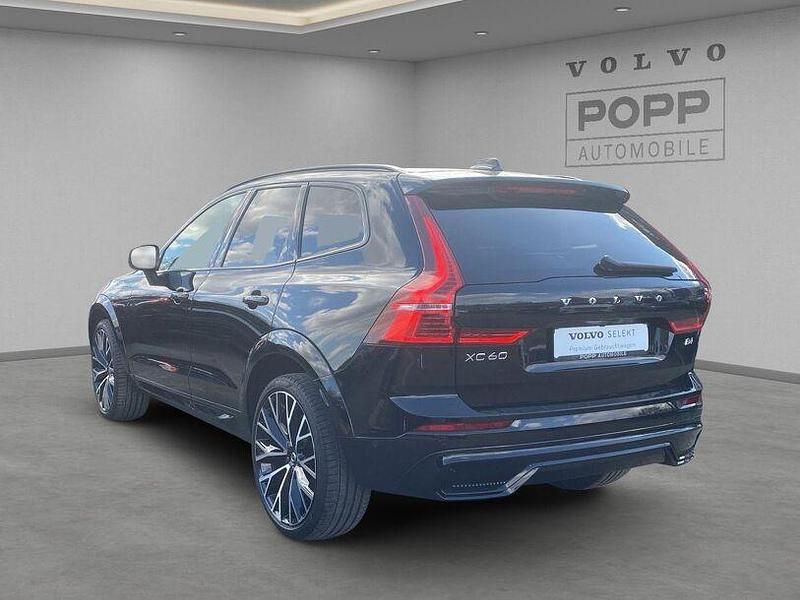 Gebraucht Volvo XC60 R-Design 197 PS (144 kW) 2022 Onyx black / metallic SUV