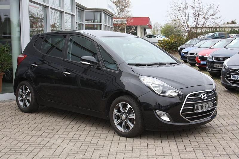 Gebraucht Hyundai ix20 Style 90 PS (66 kW) 2017 Schwarz Kleinwagen