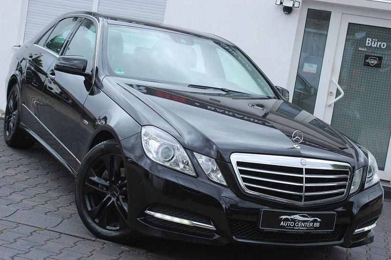 Schwarz Gebraucht 2011 Mercedes E220 Avantgarde Limousine | 11.900 € (Fairer Preis) - Bild 1/4