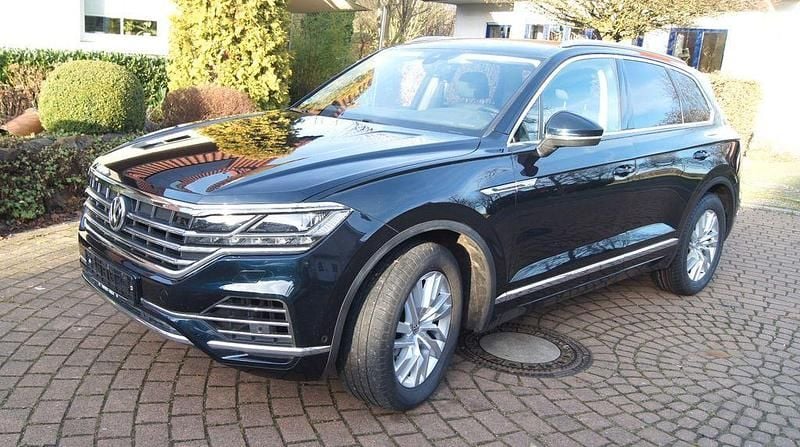 Blau Gebraucht 2019 VW Touareg SUV | 30.800 € (Superpreis) - Bild 1/4